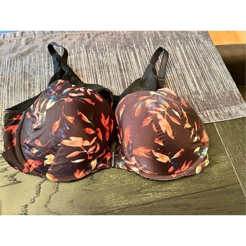 Torrid Curve Perfect T-Shirt Front Hook Bra in Fall Abstract Sz 44C EUC